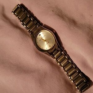 Anne‎ Klein Diamond Women's Quartz Watch Silver Tone Band 10/1169-New Battery